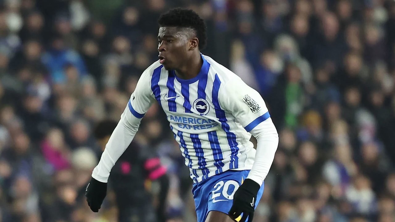 Setelah Elliot Anderson, MU Juga Mundur dari Transfer Carlos Baleba?
